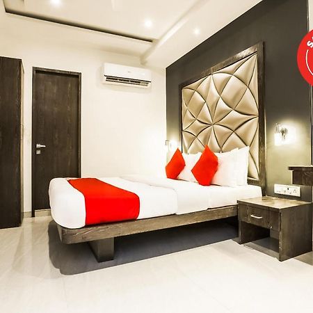 מומביי Oyo 37559 Hotel Al Haram מראה חיצוני תמונה
