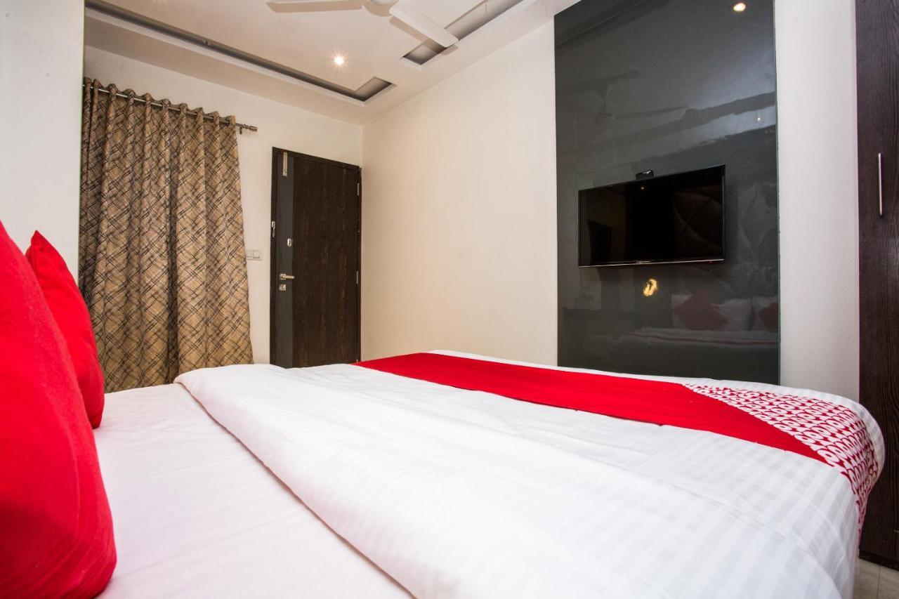 מומביי Oyo 37559 Hotel Al Haram מראה חיצוני תמונה