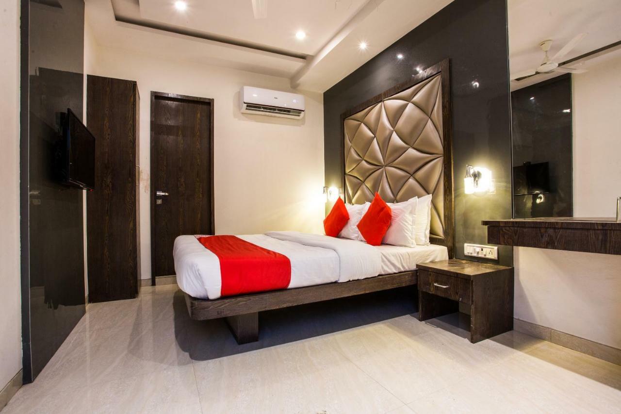 מומביי Oyo 37559 Hotel Al Haram מראה חיצוני תמונה
