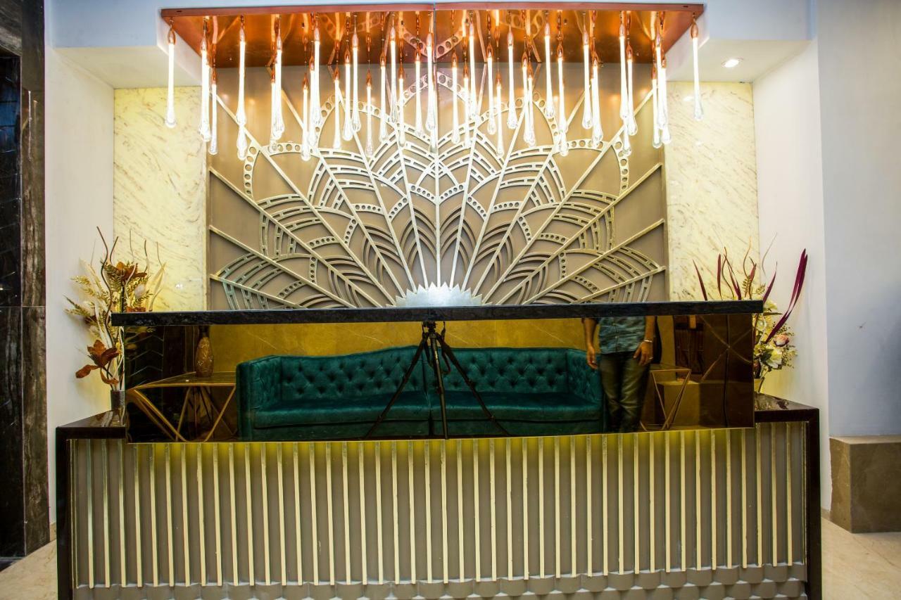 מומביי Oyo 37559 Hotel Al Haram מראה חיצוני תמונה