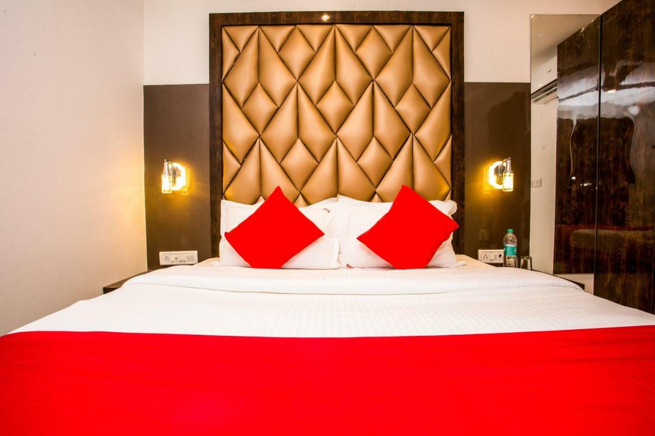 מומביי Oyo 37559 Hotel Al Haram מראה חיצוני תמונה