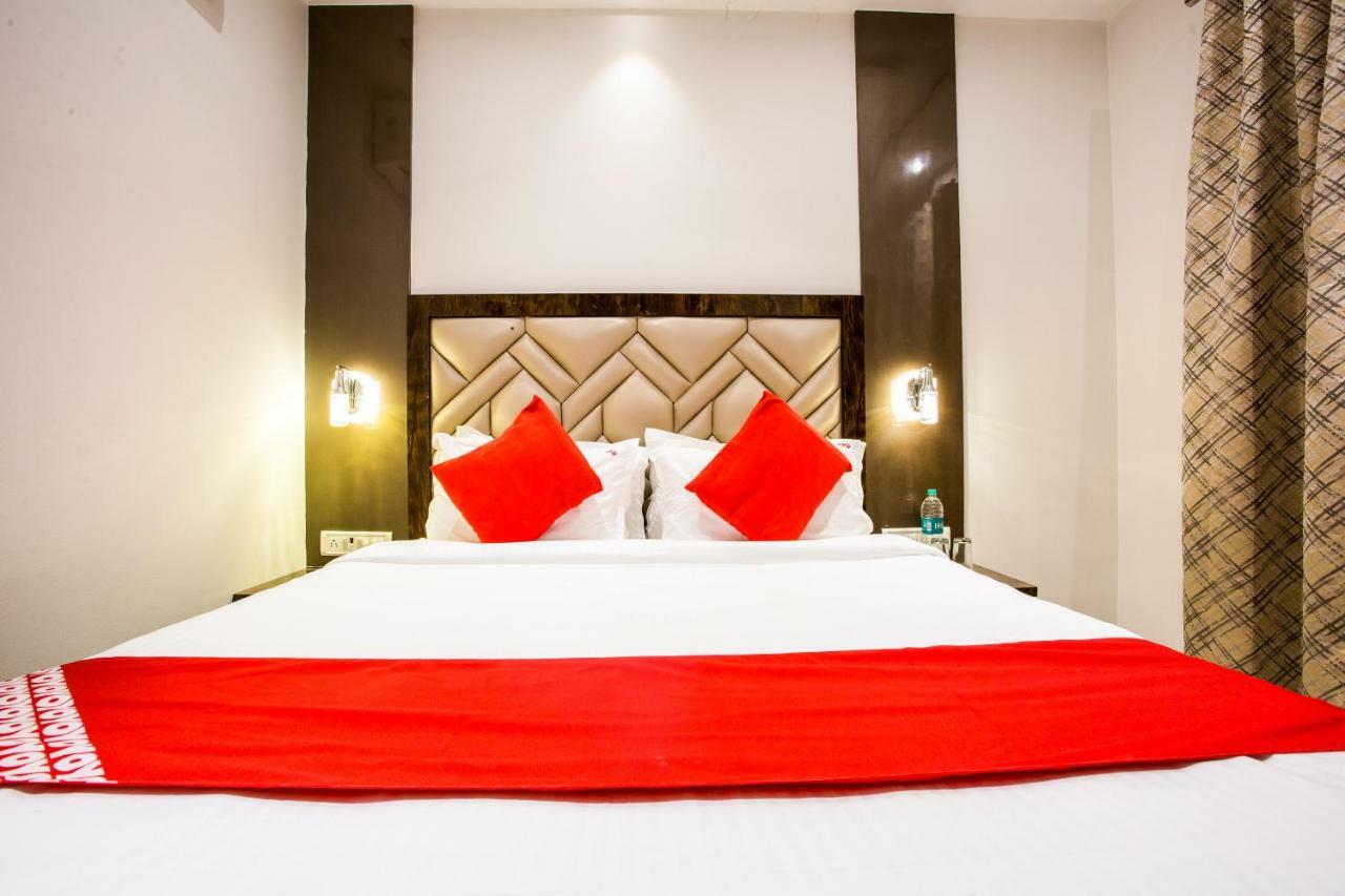 מומביי Oyo 37559 Hotel Al Haram מראה חיצוני תמונה