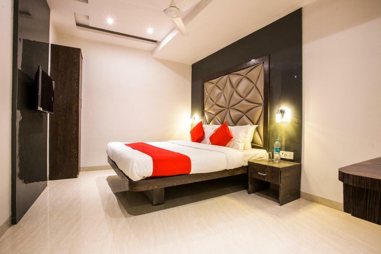 מומביי Oyo 37559 Hotel Al Haram מראה חיצוני תמונה