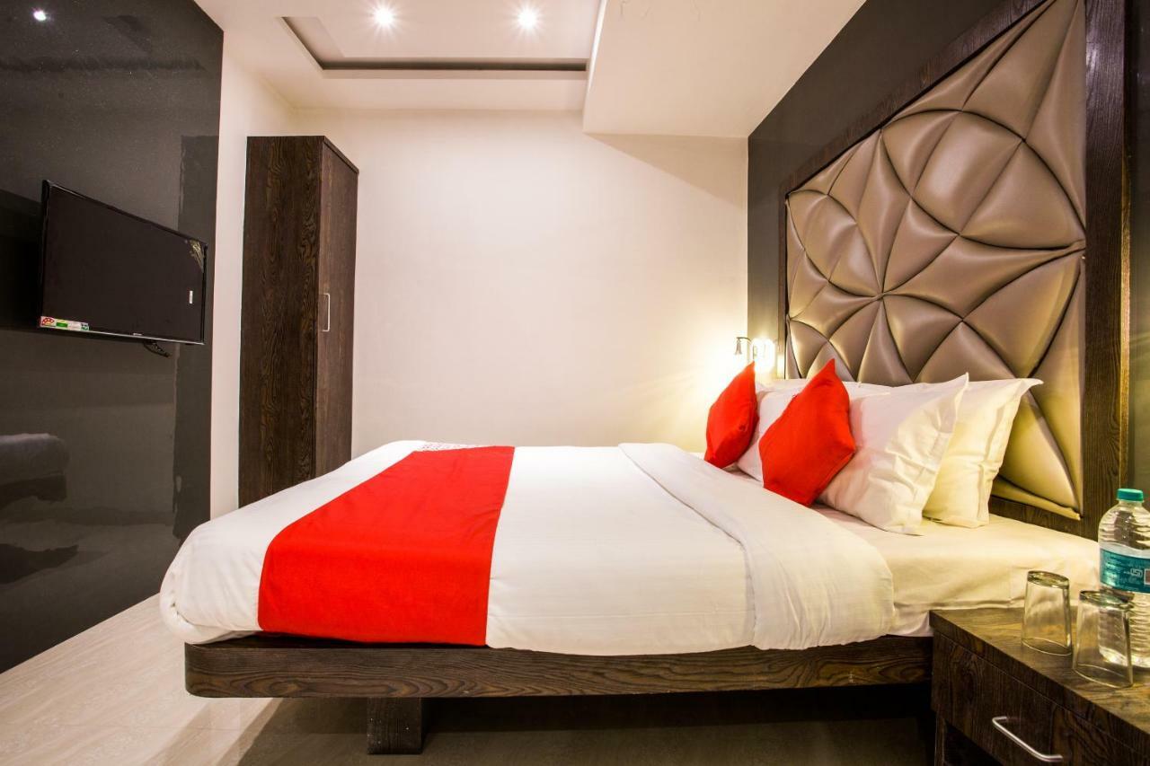 מומביי Oyo 37559 Hotel Al Haram מראה חיצוני תמונה