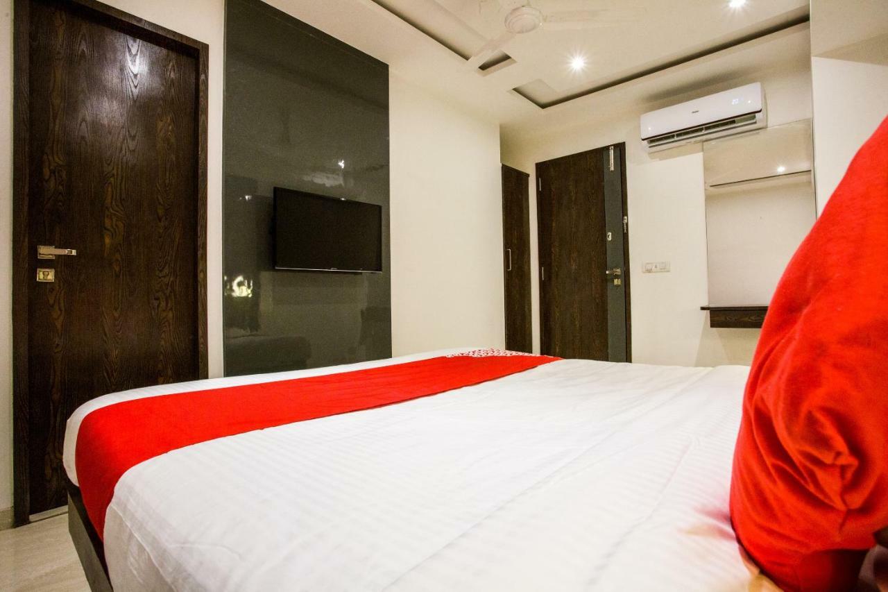 מומביי Oyo 37559 Hotel Al Haram מראה חיצוני תמונה