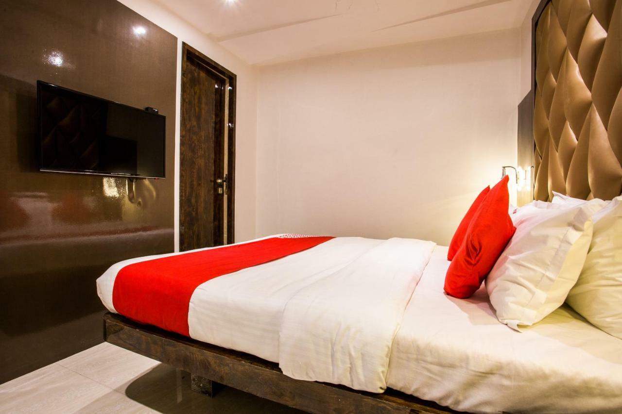 מומביי Oyo 37559 Hotel Al Haram מראה חיצוני תמונה