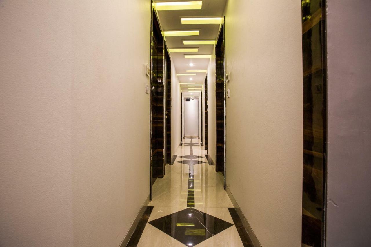 מומביי Oyo 37559 Hotel Al Haram מראה חיצוני תמונה